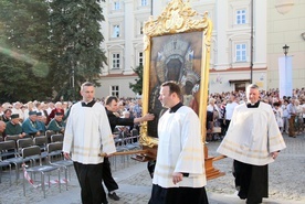 Procesja z obrazem Matki Bożej 