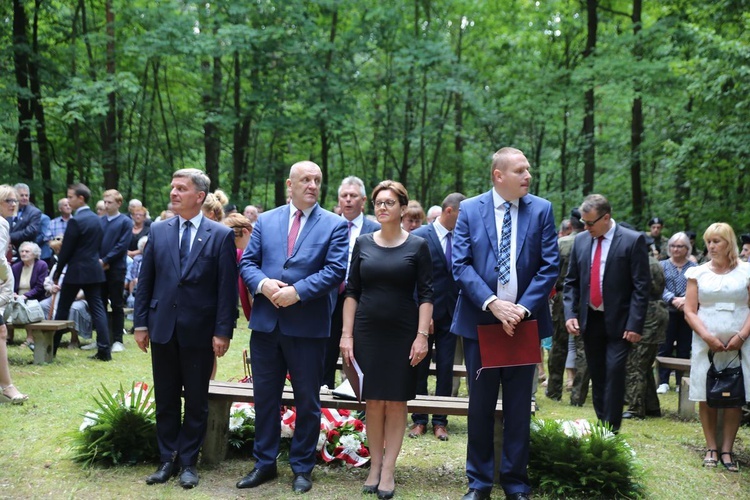 Pamiętali o zamordownych w Borze Kunowskim 