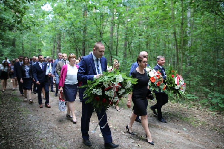 Pamiętali o zamordownych w Borze Kunowskim 