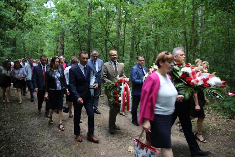 Pamiętali o zamordownych w Borze Kunowskim 