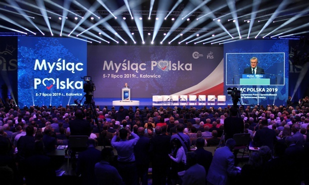 Konwencja PiS i Zjednoczonej Prawicy ruszyła w Katowicach