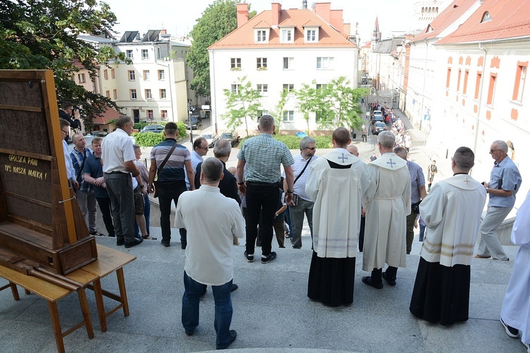 Męski Różaniec w Opolu