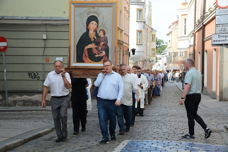 Męski Różaniec w Opolu