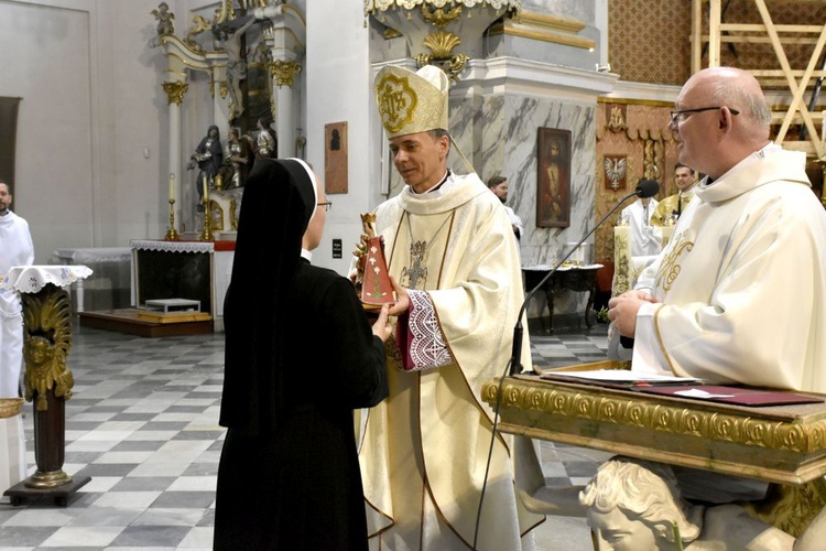 Odpust w sanktuarium Strażniczki Wiary Świętej w Bardzie Śląskim