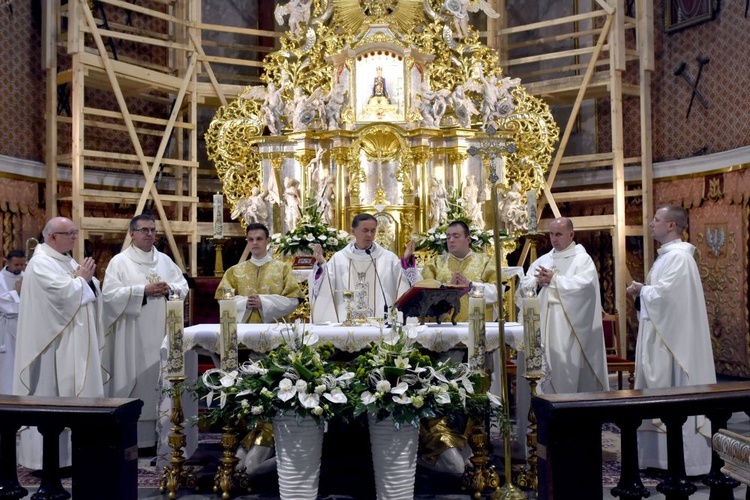 Odpust w sanktuarium Strażniczki Wiary Świętej w Bardzie Śląskim