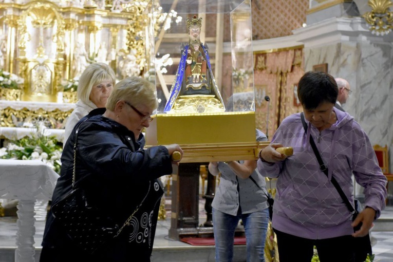 Odpust w sanktuarium Strażniczki Wiary Świętej w Bardzie Śląskim