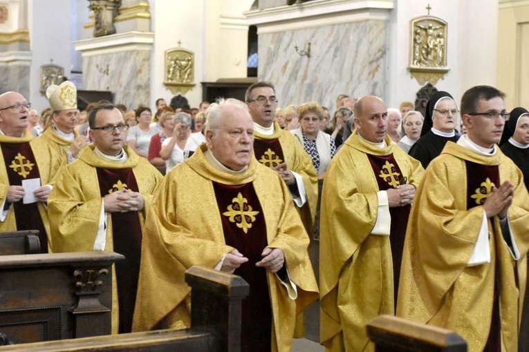 Odpust w sanktuarium Strażniczki Wiary Świętej w Bardzie Śląskim