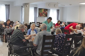 W placówce przebywa obecnie na stałe  24 pensjonariuszy. Miejsce to jest otwarte  na nowych mieszkańców. 