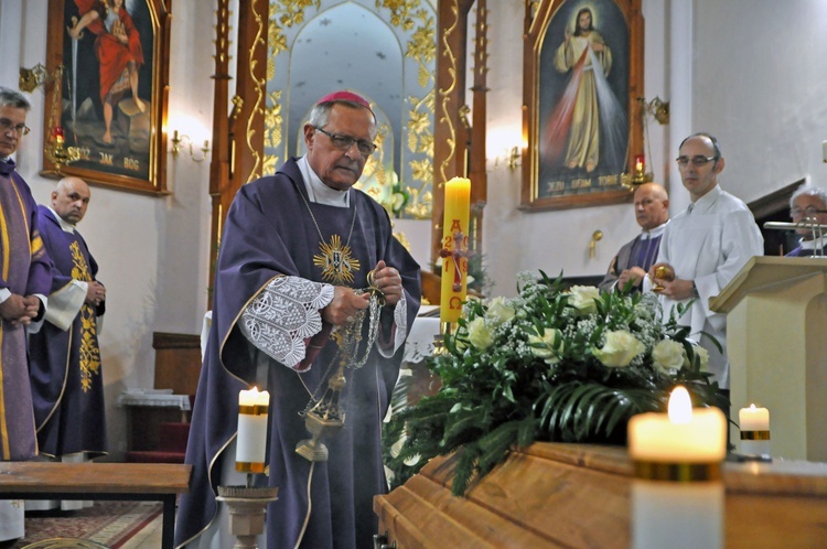 Miłość to nieśmiertelność. Pogrzeb klaryski z klasztoru w Słupsku