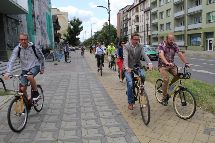 Rybnik. Prezentacja rowerowych centrów przesiadkowych