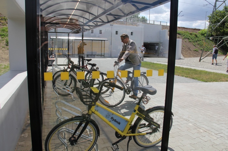 Rybnik. Prezentacja rowerowych centrów przesiadkowych