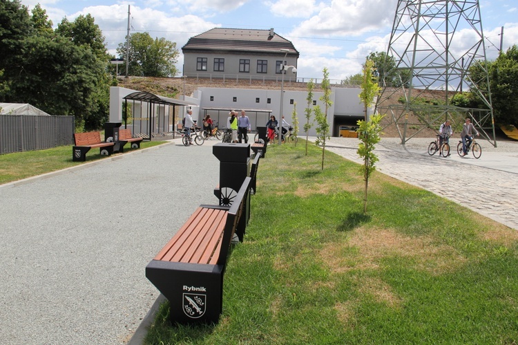 Rybnik. Prezentacja rowerowych centrów przesiadkowych