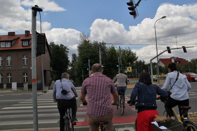 Rybnik. Prezentacja rowerowych centrów przesiadkowych