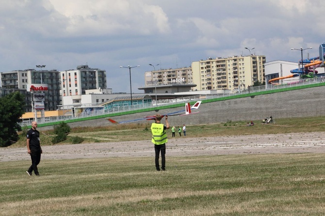 Pierwszy lot elektroszybowca solarnego "Franek"