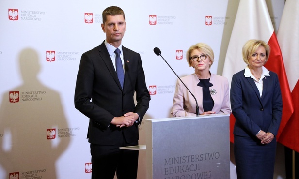 Szef MEN: Podwyżka dla nauczycieli jest najwyższą, jaką kiedykolwiek otrzymali w ciągu roku