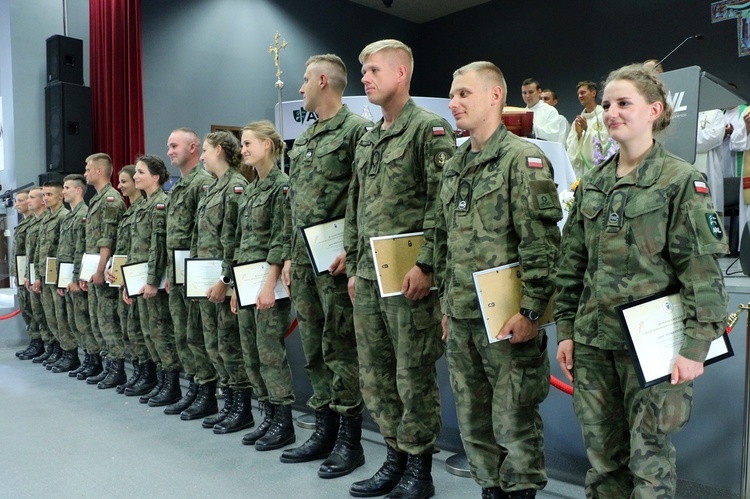 Msza święta w przeddzień promocji oficerskiej na Akademii Wojsk Lądowych