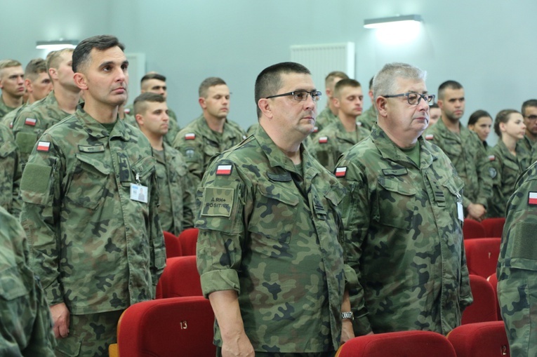 Msza święta w przeddzień promocji oficerskiej na Akademii Wojsk Lądowych
