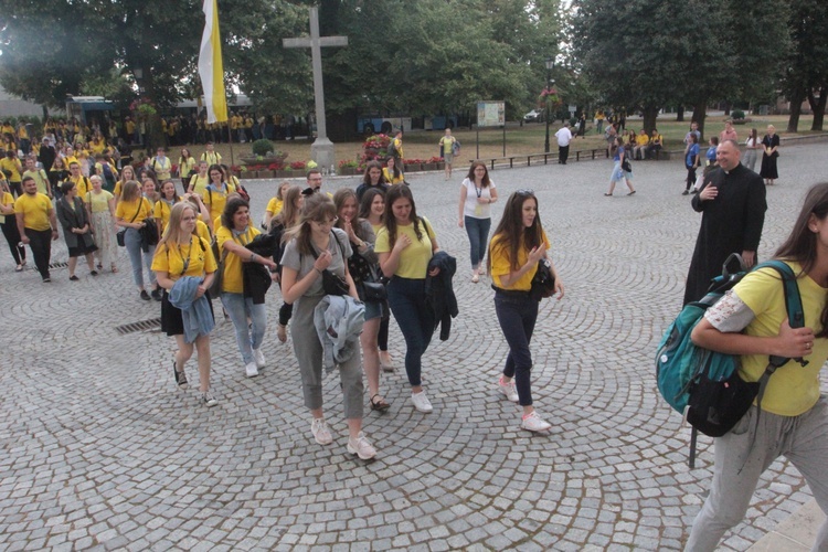 Stypendyści u św. Jadwigi Śląskiej w Legnickim Polu