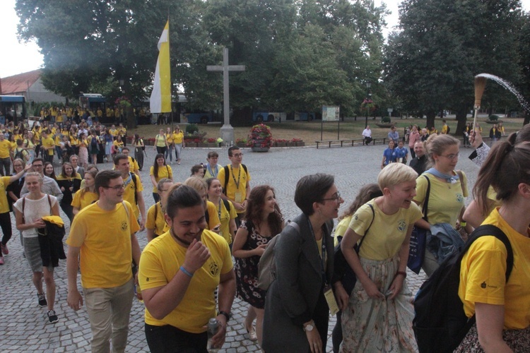 Stypendyści u św. Jadwigi Śląskiej w Legnickim Polu