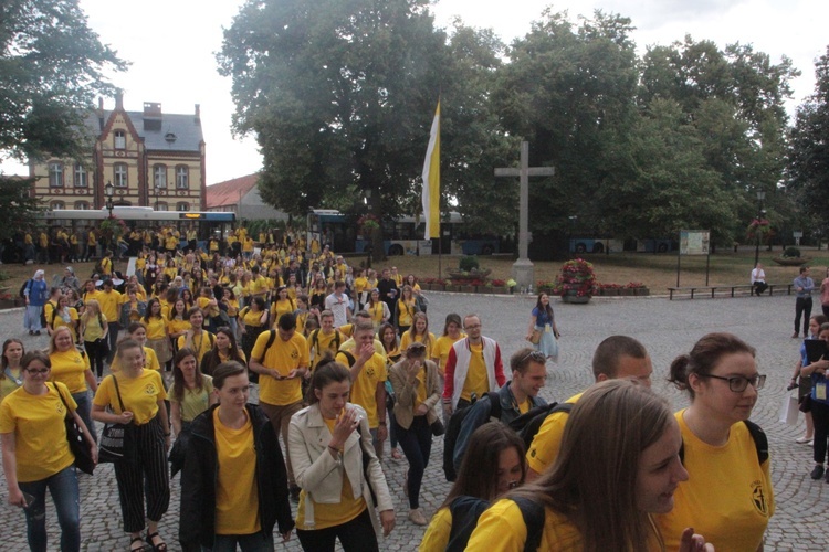 Stypendyści u św. Jadwigi Śląskiej w Legnickim Polu