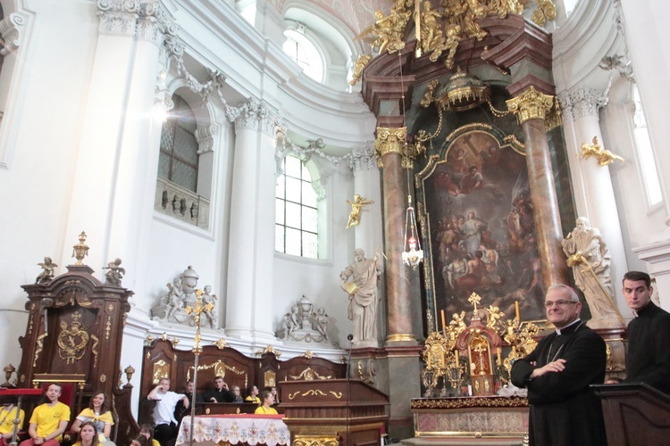 Stypendyści u św. Jadwigi Śląskiej w Legnickim Polu