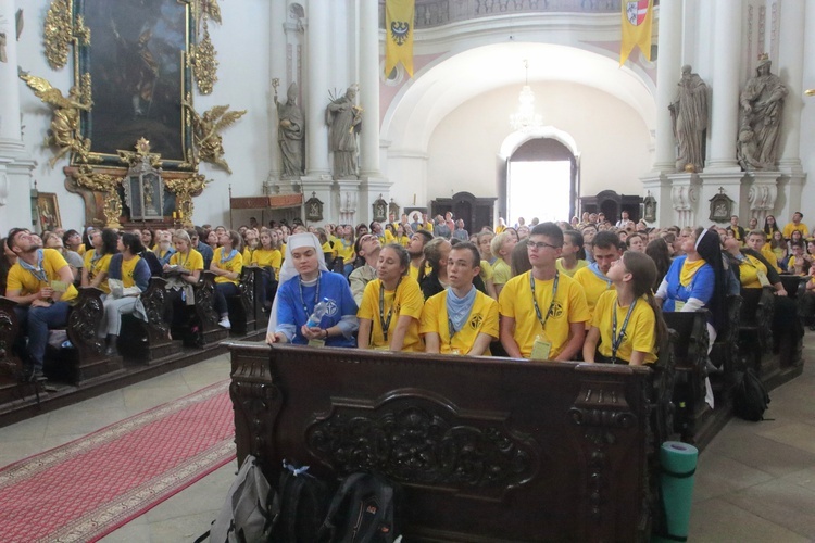 Stypendyści u św. Jadwigi Śląskiej w Legnickim Polu