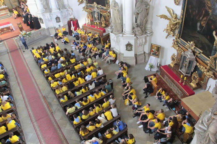 Stypendyści u św. Jadwigi Śląskiej w Legnickim Polu