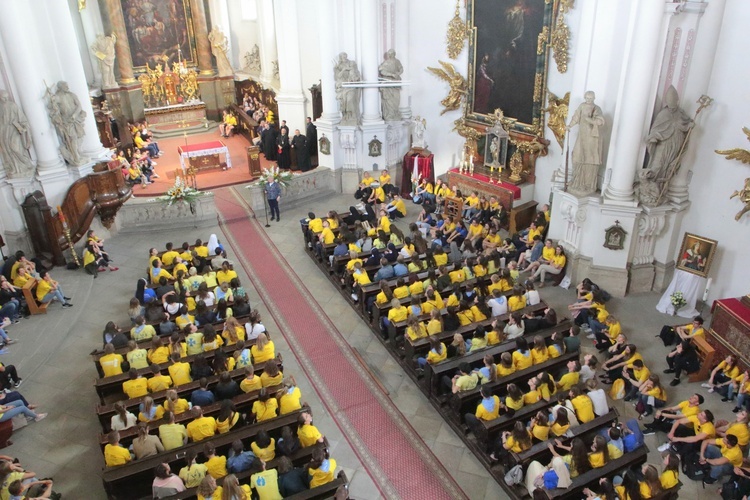 Stypendyści u św. Jadwigi Śląskiej w Legnickim Polu