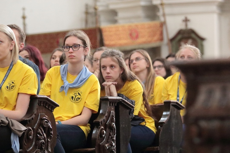 Stypendyści u św. Jadwigi Śląskiej w Legnickim Polu