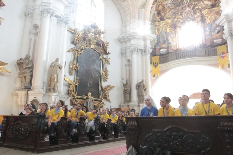 Stypendyści u św. Jadwigi Śląskiej w Legnickim Polu