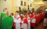 Biskup udzielił sakramentu bierzmowania sawińskiej młodzieży.