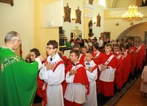 Biskup udzielił sakramentu bierzmowania sawińskiej młodzieży.