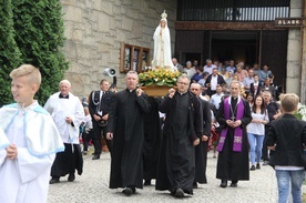 Tęgoborze. Bp Stanisław Salaterski poświęcił kaplicę na Zawadce-Rozdzielu