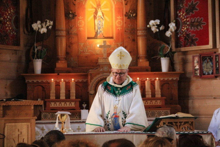 Poświęcenie tablicy ks. Krzysztofa Grzywocza w sanktuarium Królowej Tatr