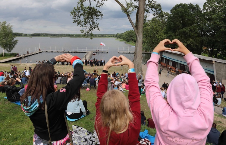 Festiwal Życia w Kokotku. Wielki ogień nad lasem.