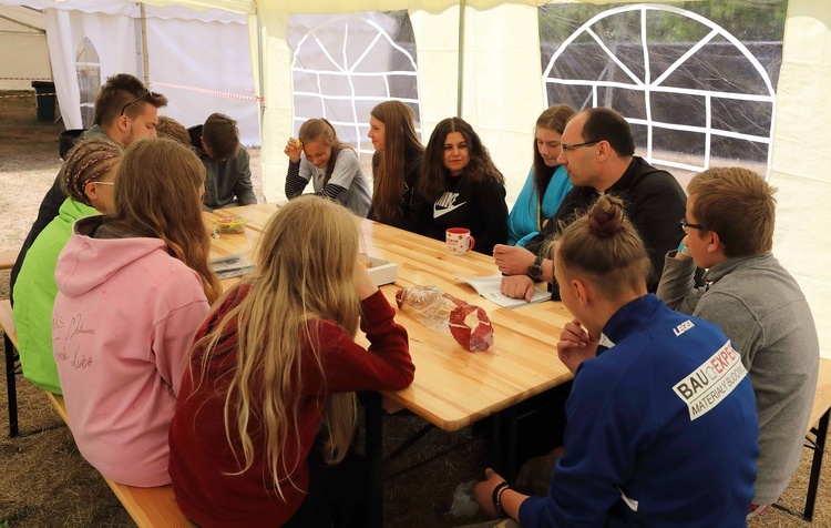 Festiwal Życia w Kokotku. Wielki ogień nad lasem.