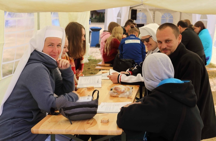 Festiwal Życia w Kokotku. Wielki ogień nad lasem.