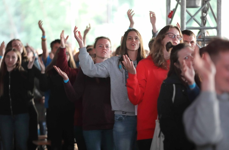 Festiwal Życia w Kokotku. Wielki ogień nad lasem.