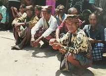 ▲	Mieszkańcy Timoru Wschodniego.