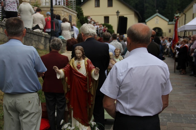 Uroczystość Matki Bożej Szkaplerznej w klasztorze karmelitańskim w Czernej