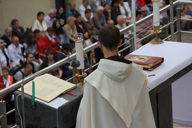 Uroczystość Matki Bożej Szkaplerznej w klasztorze karmelitańskim w Czernej