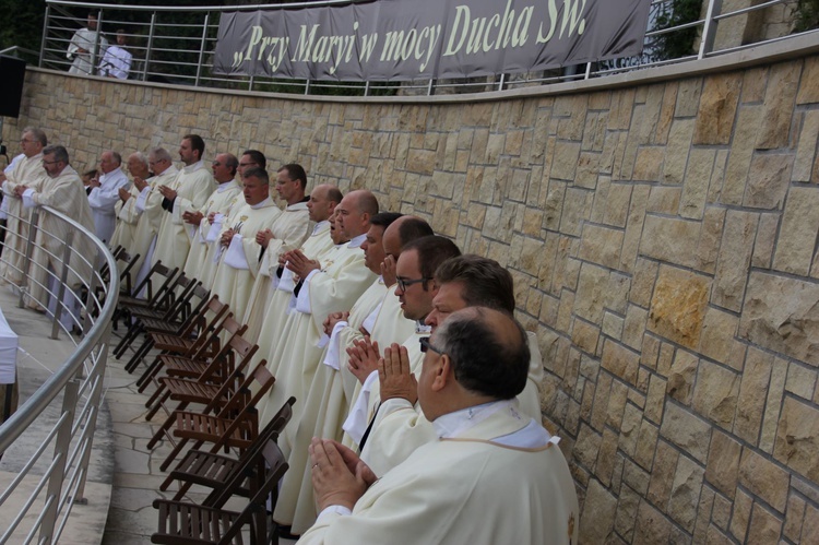 Uroczystość Matki Bożej Szkaplerznej w klasztorze karmelitańskim w Czernej