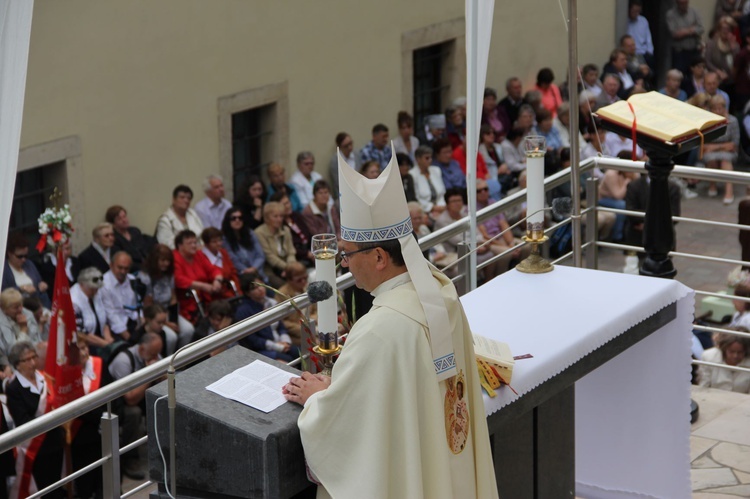 Uroczystość Matki Bożej Szkaplerznej w klasztorze karmelitańskim w Czernej