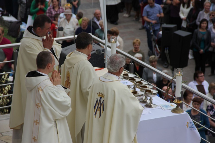 Uroczystość Matki Bożej Szkaplerznej w klasztorze karmelitańskim w Czernej