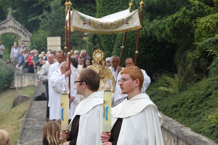 Uroczystość Matki Bożej Szkaplerznej w klasztorze karmelitańskim w Czernej