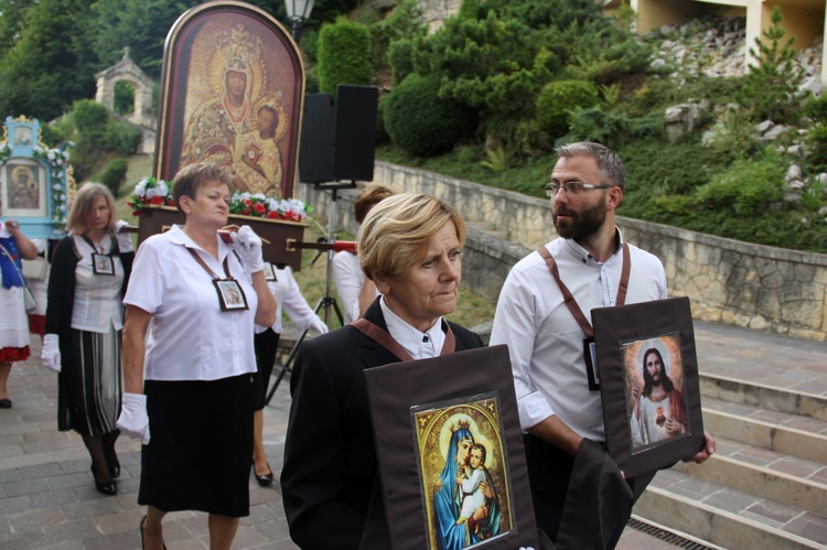 Uroczystość Matki Bożej Szkaplerznej w klasztorze karmelitańskim w Czernej