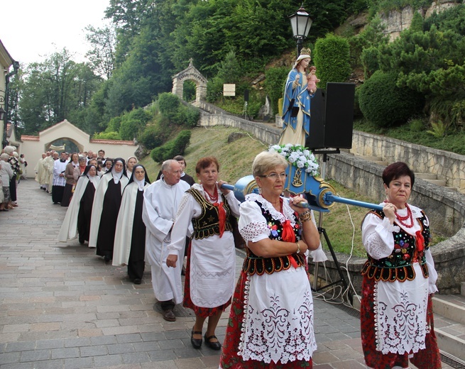 Uroczystość Matki Bożej Szkaplerznej w klasztorze karmelitańskim w Czernej