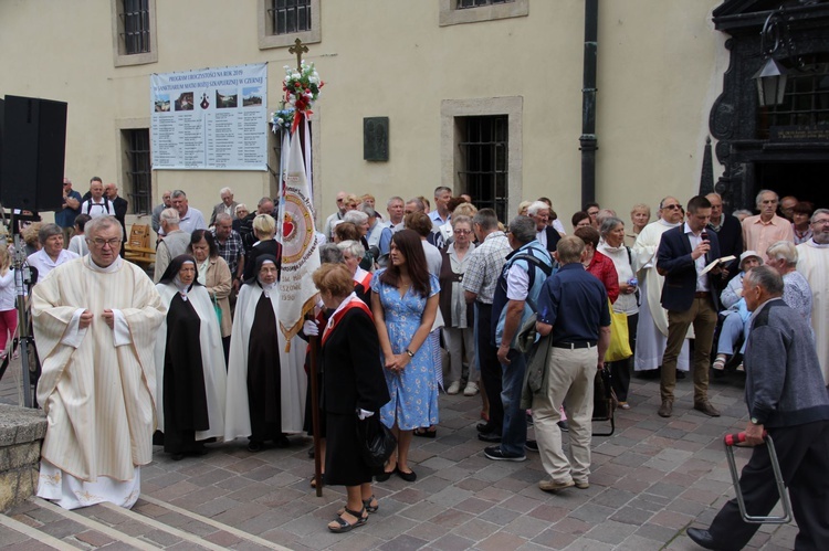 Uroczystość Matki Bożej Szkaplerznej w klasztorze karmelitańskim w Czernej