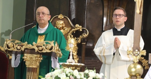 Mszy św. przewodniczył ks. kan. Jacek Gracz, a przy ołtarzu stanęły relikwie św. Melchiora Grodzieckiego.