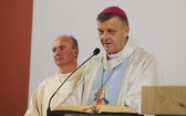 Bp Roman Pindel z chorymi w Polance Górnej - 2019